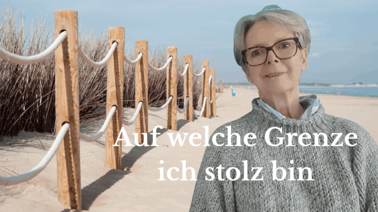 Foto Abgrenzung Dünen zum Strand, Martina Riedel im Vordergrund