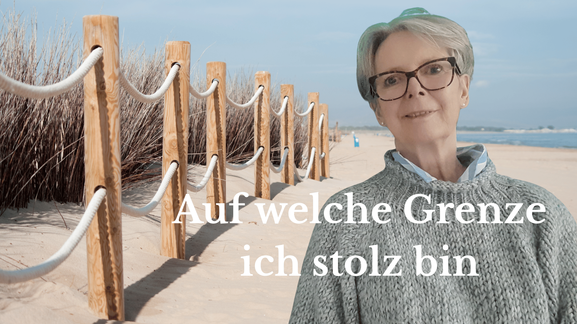 Foto Abgrenzung Dünen zum Strand, Martina Riedel im Vordergrund